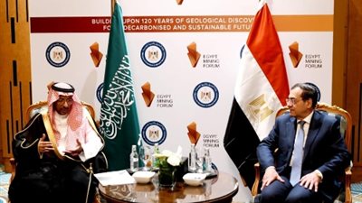 وزير البترول يعقد جلسة مباحثات مع وزير الصناعة والثروة المعدنية السعودي