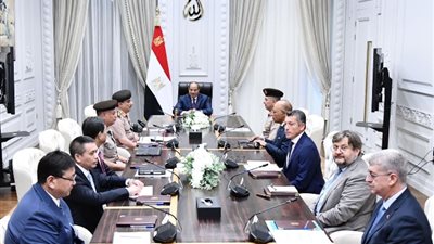 الرئيس السيسى يلتقى وفد شركتي  «ووهوان للهندسة» الصينية و«باليسترا