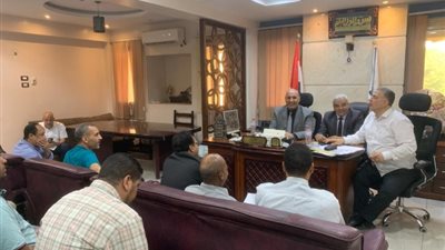 رئيس«مصر العليا»للتوزيع يعقد اجتماع موسع مع القيادات والعاملين بالأقصر