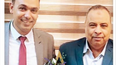 رئيس«البحيرة للكهرباء»يكرم مدير إدارة التفتيش الفنى بعد حصوله على الدكتوراه