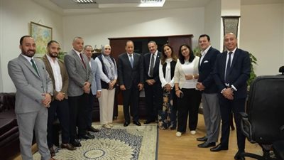 بحضور جلال وقيادات الشركة..إحتفالية ب«إيجاس»لبلوغ«مسلم»سن المعاش