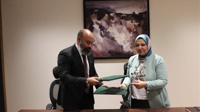 «نقل الكهرباء»توقع عقد مشروع إحلال جزء من الخط الهوائى طناش/ إمبابة بتكلفة 130 مليون جنيه