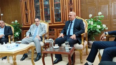 «أبو ورده»يتابع بطولات العاملين ب«كهرباء» شمال سيناء خلال زيارته للمحافظة