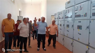 رئيس«القناة للكهرباء» يتابع أعمال توصيل التيار لأكبر مشروع قومى زراعى بجنوب سيناء