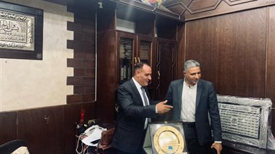 توافد القيادات والعاملين على مكتب «الجندى» للتهنئة بصدور قرار تعيينه رسميا