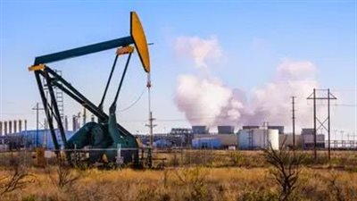 روسيا تطلب من شركاتها النفطية خفض الإنتاج في الربع الثاني