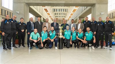  رئيس «إنـبى» يكرم فريق إنـبى لتنس الطاولة 