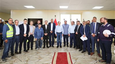   وزير البترول يتفقد الأعمال الإنشائية لمصنع السويس لمشتقات الميثانول بدمياط