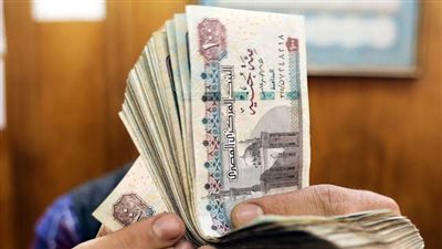 زيادات بين ٥ إلى ٧ ٱلاف جنيه..رئيس شركة إنتاج بترول يخالف تعليمات ترشيد الإنفاق