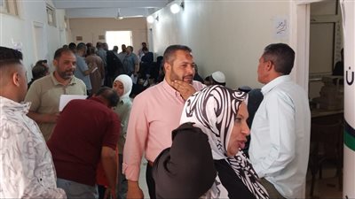 انطلاق قافلة طبية للكشف على العاملين وأسرهم ب«الواحات البحرية»