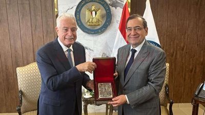 وزير البترول ومحافظ جنوب سيناء يبحثان عددا من الموضوعات المشتركة