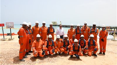 مناورة بحرية بترولية بالعلمين  بالتزامن مع حفر أول بئر بالمياه العميقة غرب المتوسط