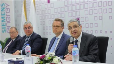 وزير الكهرباء يشهد احتفالية “سيمنس للطاقة” لتدشين تشغيل نظام الطاقة الشمسية الكهروضوئية 