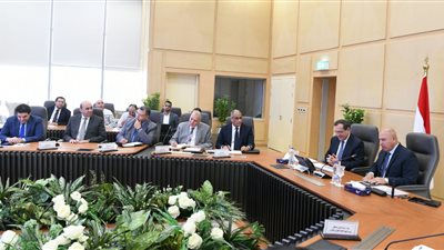 وزيرا النقل والبترول يعقدان اجتماعا موسعاً لبحث عدد من المشروعات ذات الاهتمام المشترك 