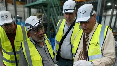  رئيس شركة المحطات المائية للكهرباء يزور مصنع سيمنز بالصين