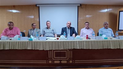 بعد اجتماع الوزير..رسائل متعددة لرئيس«مصر العليا»خلال لقائه القيادات بجميع قطاعات الشركة 