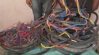 سقوط 9 أشخاص لسرقة كابلات الكهرباء من داخل مخازن إحدى الشركات بالنزهة