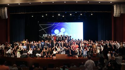 «الجامعة الأمريكية»تكرم «سامح عبد العزيز» بجائزة أفضل مدير فني