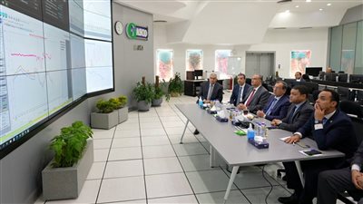 الملا يزور مركز التحكم القومى للغاز ويستعرض سيناريوهات العمل لمواجهة الموجة الحارة