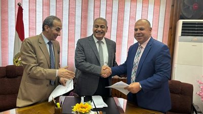 «جنوب الدلتا»للكهرباء توقع عقود تحصيل رسوم الخدمات الادارية المتكاملة للمخلفات بالغربية 