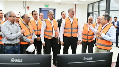 وزير البترول يتفقد تسهيلات «سوميد» بالسخنة ويشكر العاملين على الجهود المبذولة