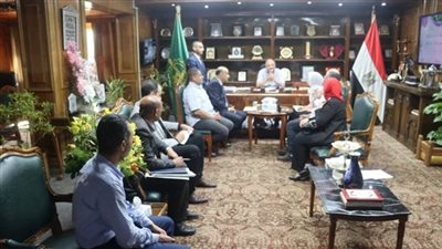 محافظ القليوبية يبحث مع رئيس غازتك التوسع في إقامة محطات الغاز الطبيعي