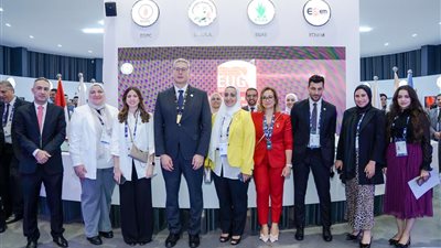 وزير البترول يتفقد جناح قطاع البترول المصري بمعرض أديبك 2024