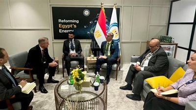 جلسة مباحثات مع خالد هاشم الرئيس الإقليمى لشركة هني ويل لمنطقة الشرق الأوسط وأفريقيا