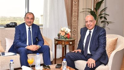 وزير قطاع الأعمال يستقبل الدكتور محمود عصمت وزير الكهرباء بمقر الوزارة 