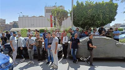 صور وفيديو.. اعتصام محصلين المقاول بشركة ناتجاس بسبب الحد الأدني للأجور