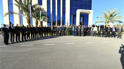 بدوي يجري زيارة تفقدية للشركات المصرية العاملة في الأردن