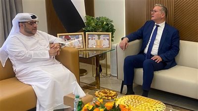 وزير البترول يبحث مع مدير الديوان الأميري بالفجيرة دعم الشراكة خلال المرحلة المقبلة