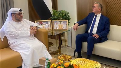 وزير البترول يبحث مع مدير الديوان الأميري بالفجيرة دعم الشراكة خلال المرحلة المقبلة