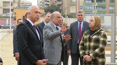 فى زيارة ميدانية..وزير الكهرباء يتفقد سير العمل بهيئة الطاقة الجديدةوالمتجددة