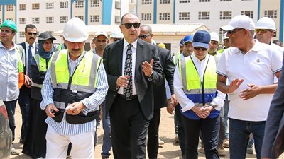 تكثيف العمل في مجمع مدارس تنفذه 