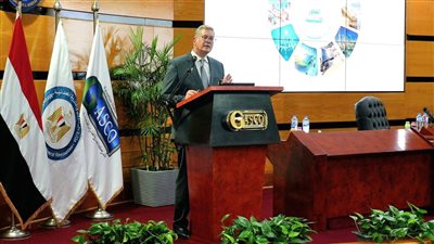 وزير البترول والثروة المعدنية يعقد اللقاء الدوري مع القيادات ورؤساء الشركات  