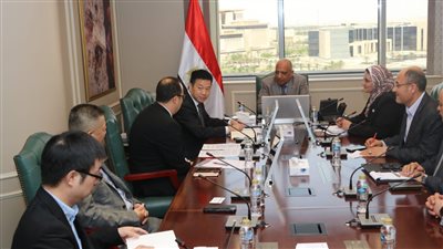وزير الكهرباء يبحث مع شركة انكورا الصينية توطين صناعة المهمات الكهربائية لنهايات الكابلات ذات الجهد العالى 