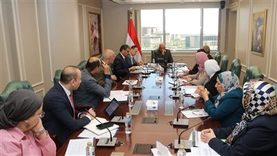 وزير الكهرباء يتابع فصل 