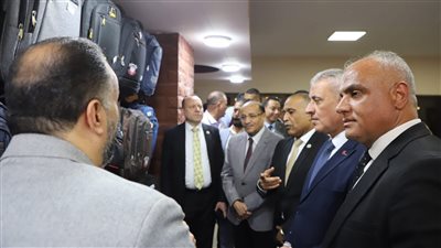 افتتاح معرض المستلزمات المدرسية لأبناء العاملين بالبترول