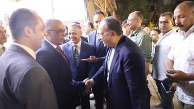 افتتاح معرض المستلزمات المدرسية للعاملين بالبترول بأسيوط