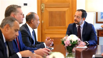 رئيس قبرص يستقبل وزيري البترول والخارجية في مباحثات موسعة لدعم التعاون في الطاقة