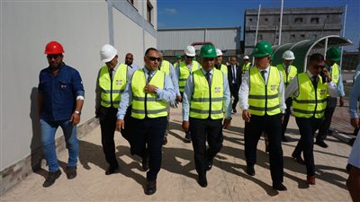 رئيس نقابة البترول يزور بتروكيماويات الإسكندرية.. عباس صابر: صرح صناعي استراتيجي.. وأحمد موقع: العمال الثروة الحقيقية