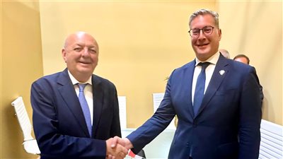 وزير البترول يناقش مع نظيره الإيطالي التعاون في كفاءة استخدام الطاقة وإنتاج وتداول الهيدروجين الأخضر