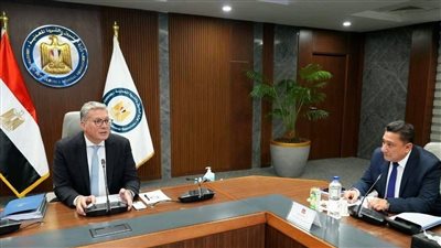 من أفضل 5 شركات نجحت في زيادة الإنتاج.. وزير البترول يثني علي 