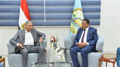 محافظ مطروح يتابع جهود قطاع الكهرباء لتحسين الخدمة واستقرار التيار بمدينة برانى