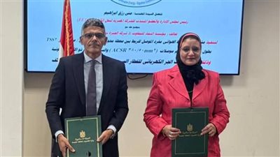 المصرية لنقل الكهرباء توقع عقداً ضمن خطة ربط محطات الجر الكهربائي للقطار السريع بالشبكة الموحدة