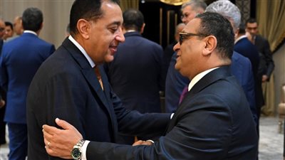 مجلس الوزراء يكرم الأمين العام السابق ويهنئ الأمين الجديد بتوليه المسئولية