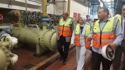 نائب وزير الكهرباء تتابع سير الأعمال بشركات القطاع بأسوان