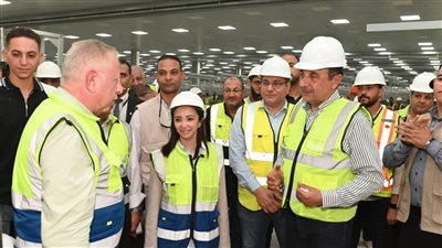 ميدانياً.. شيمي يتابع تقدم العمل بمجمع مصانع شركة مصر للغزل والنسيج وصباغي البيضا
