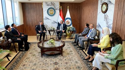 وزير البترول يبحث مع بتروناس تعزيز الشراكة الاستراتيجية في الغاز الطبيعي